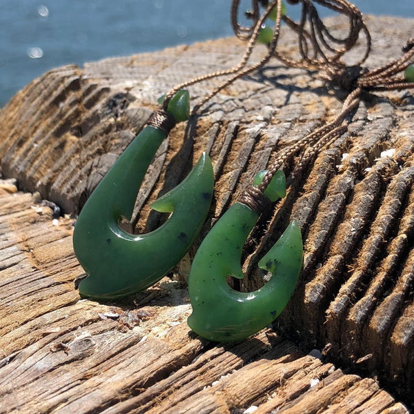 Vintage New Zealand Maori Pounamu Carved Green Jade Greenstone Pendant  Necklace