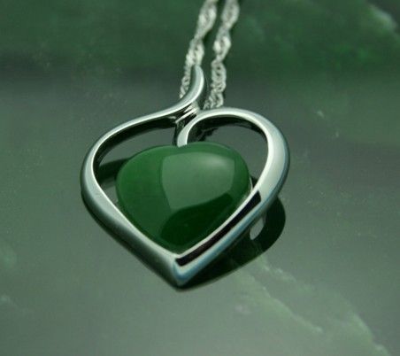 Jade Rituals Exquisite Heart Chakra Necklace